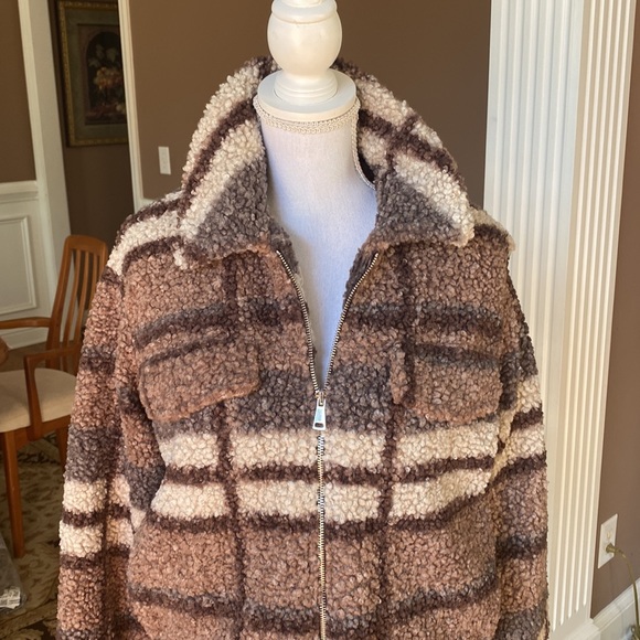 NWT Stoosh brand mocha plaid Sherpa jacket size S - Picture 2 of 9